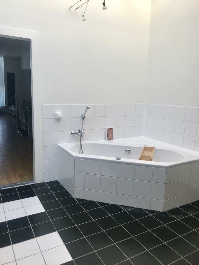 Guesthouse Uit De Kunst Leeuwarden Dış mekan fotoğraf